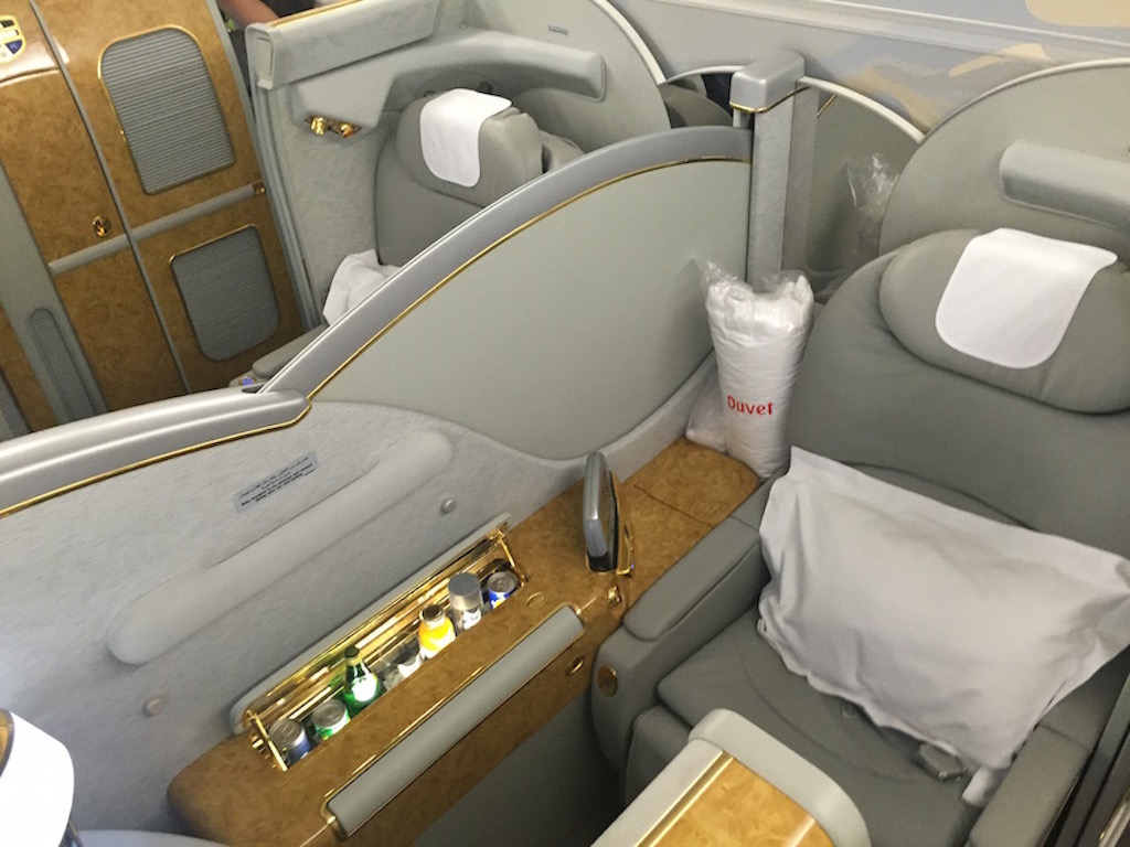 Review Emirates Airlines First Class A380 800 Dxb Icn Miles To 8326