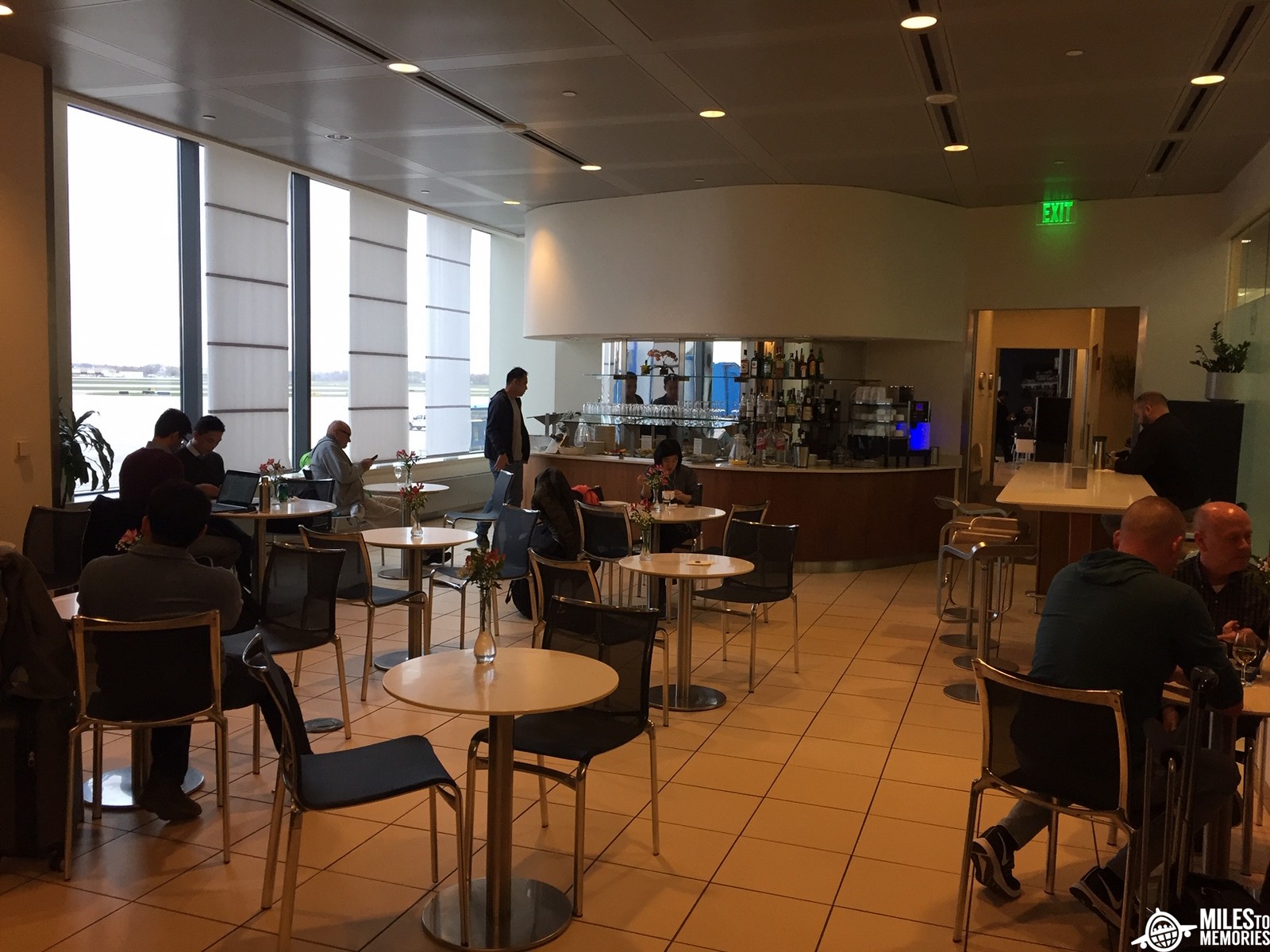 DTW Lufthansa Business Lounge Review Detroit Metro North Terminal