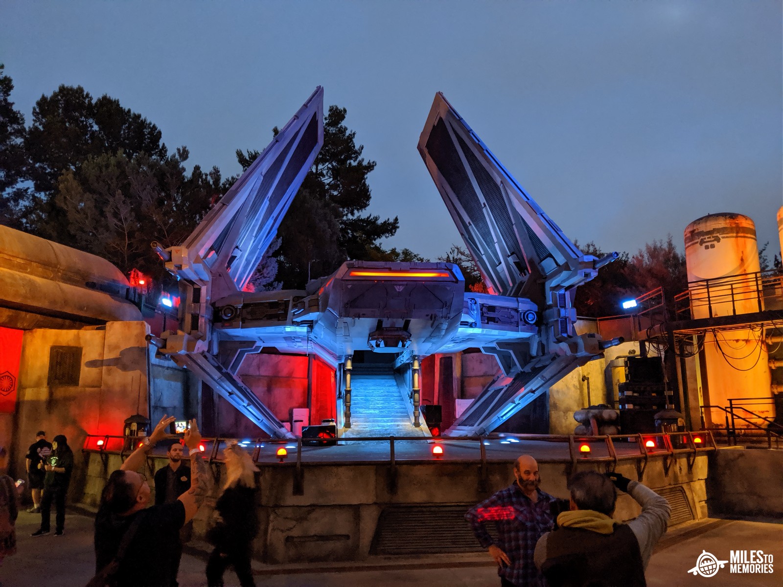 Disneyland Opening Universal Orland Drops Mask