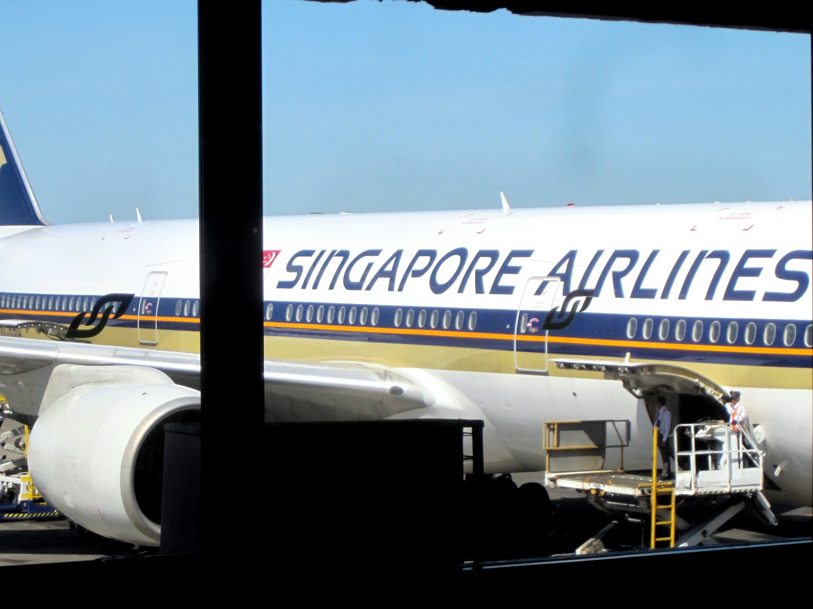 Singapore Airlines Staff Gets Huge Bonus