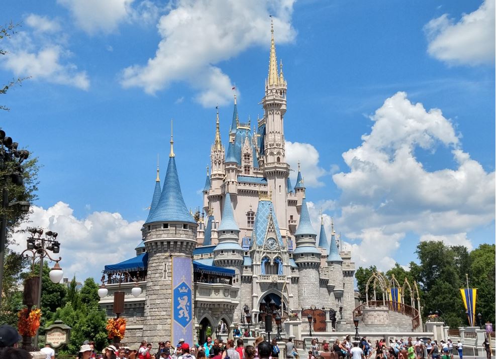 Booking High Demand Disney World Restaurants with Gift Cards