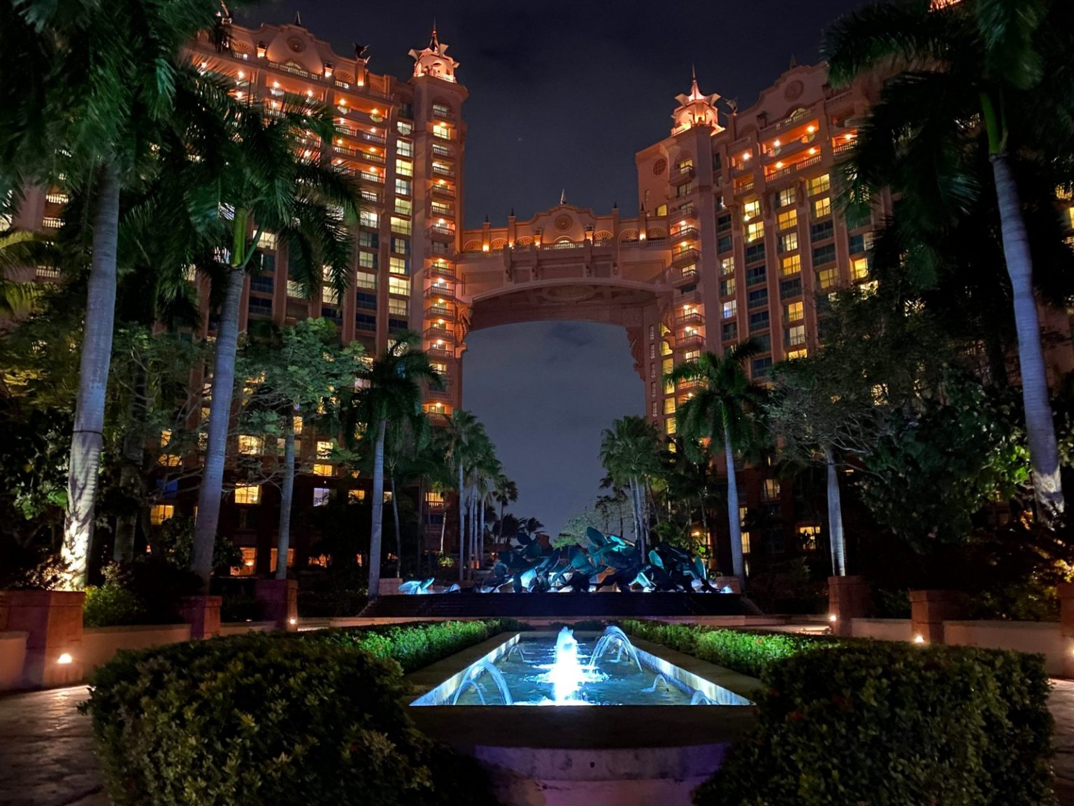 Atlantis Bahamas Review: Our Disastrous Stay & Why You Should Avoid It!