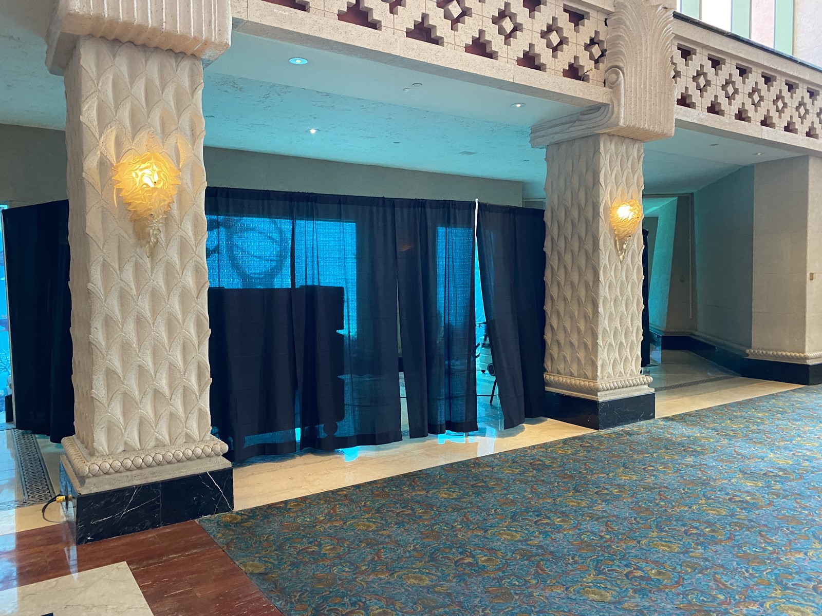 Atlantis Bahamas Review: Our Disastrous Stay & Why You Should Avoid It!