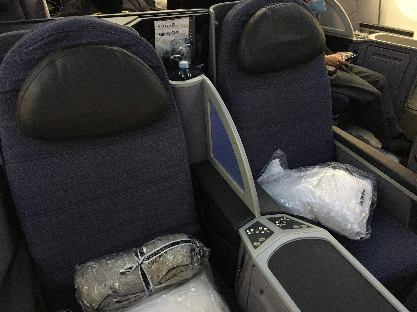 United Polaris business class review on 787 Dreamliner