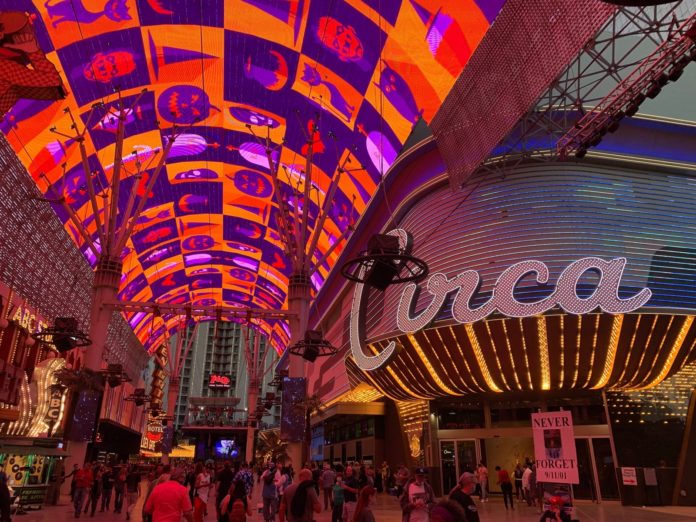 Fremont Street Experience Blocks Non Hotel Guests From NYE Celebration