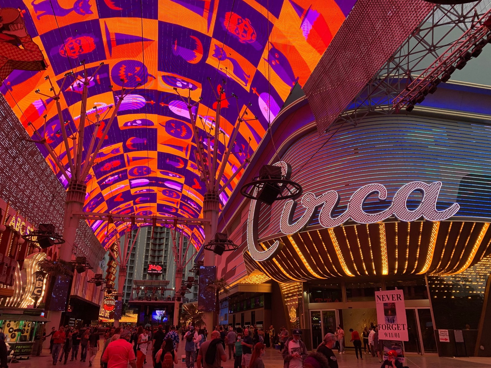 Last Minute Change Fremont Street Experience Blocks Non Hotel Guests