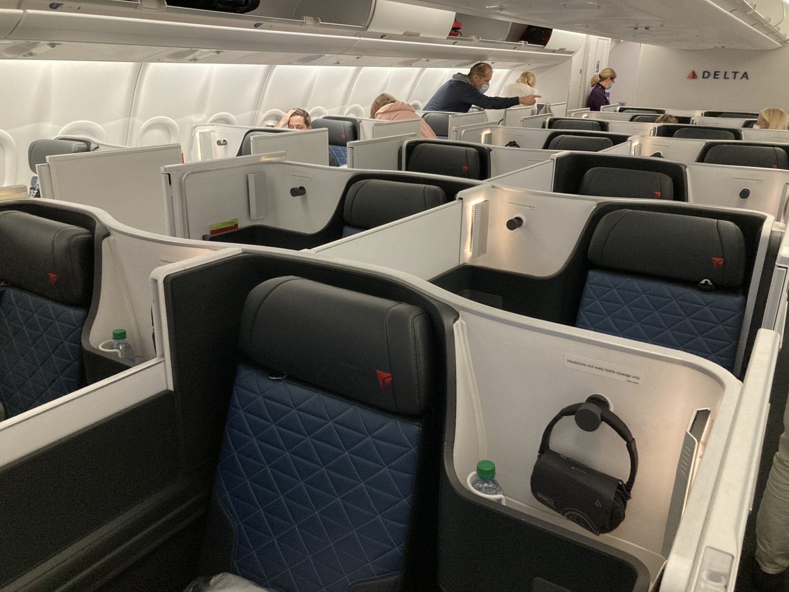 Review: Delta One Suites A330neo - New York JFK To Amsterdam AMS