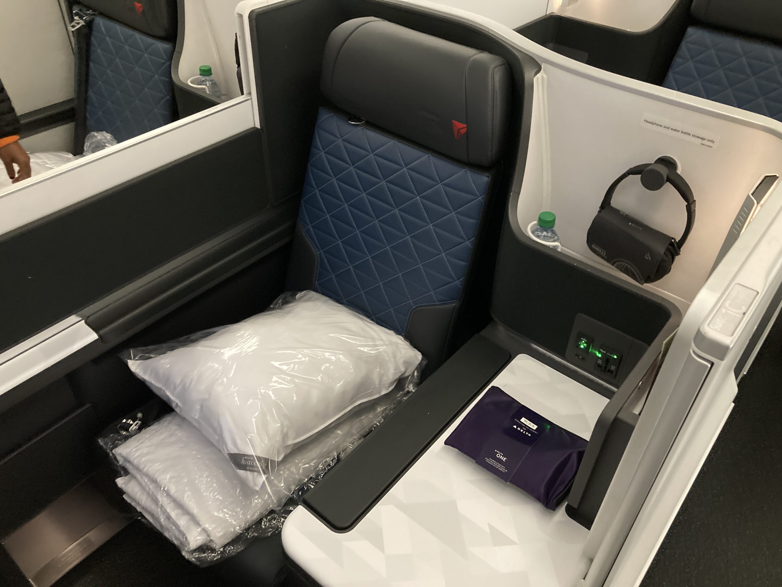 review: delta one suites a330neo