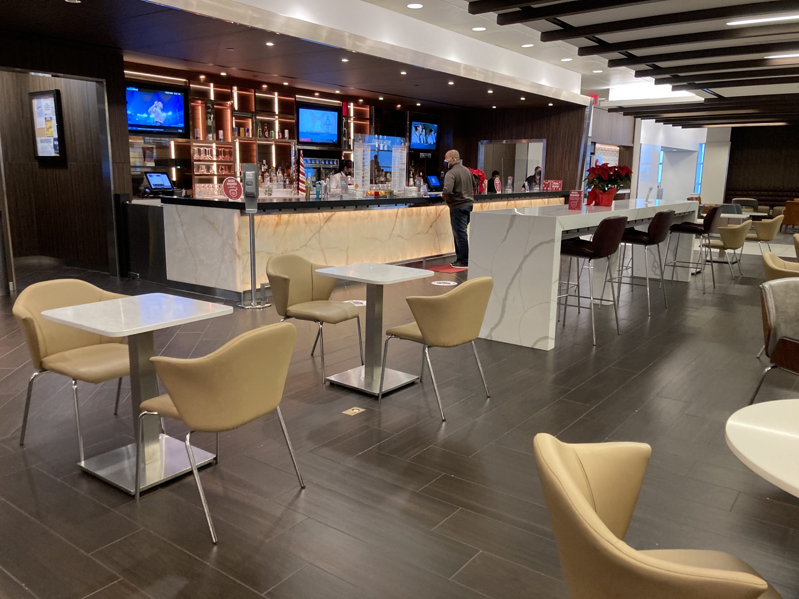 Review: Delta SkyClub Lounge at JFK
