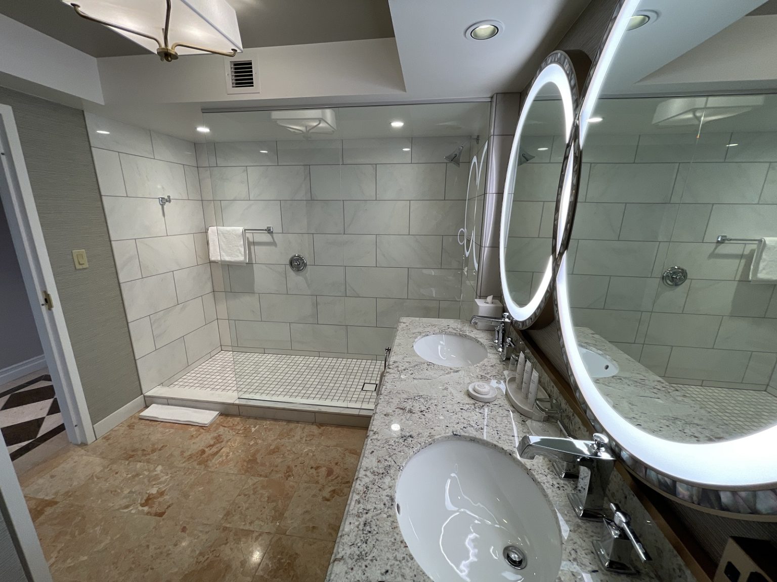 Bellagio Renovated Rooms Tour Inside Look at Bellagio's New Rooms!