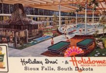 Chasing Childhood Memories & Inspirations: The Holiday Inn Holidome a pool tables and pool tables in a resort