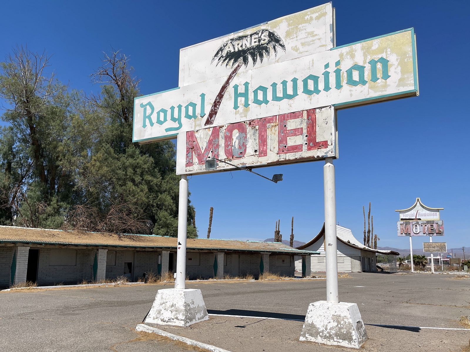 Abandoned Royal Hawaiian Motel