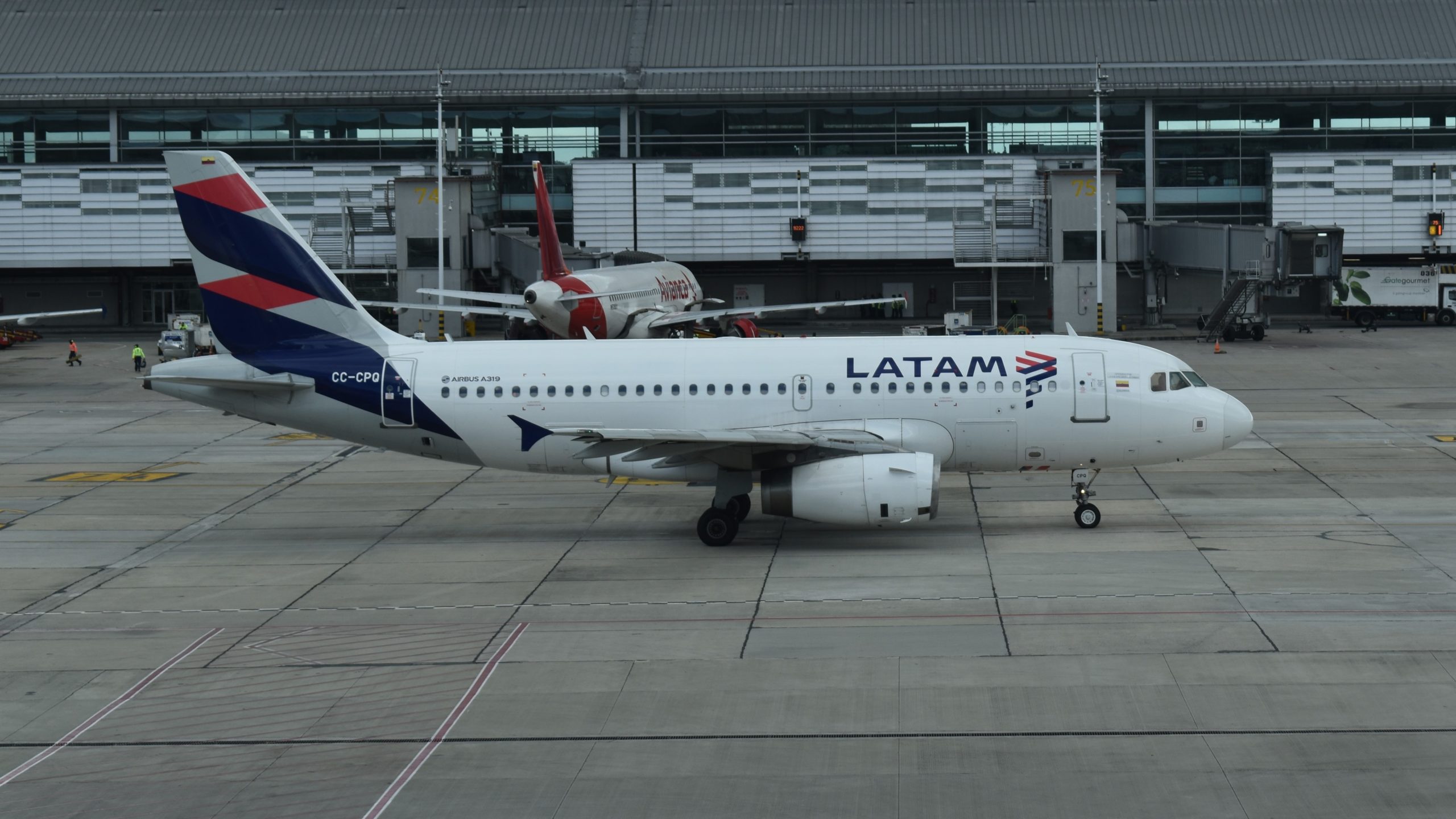 LATAM A319 at Bogota Airport