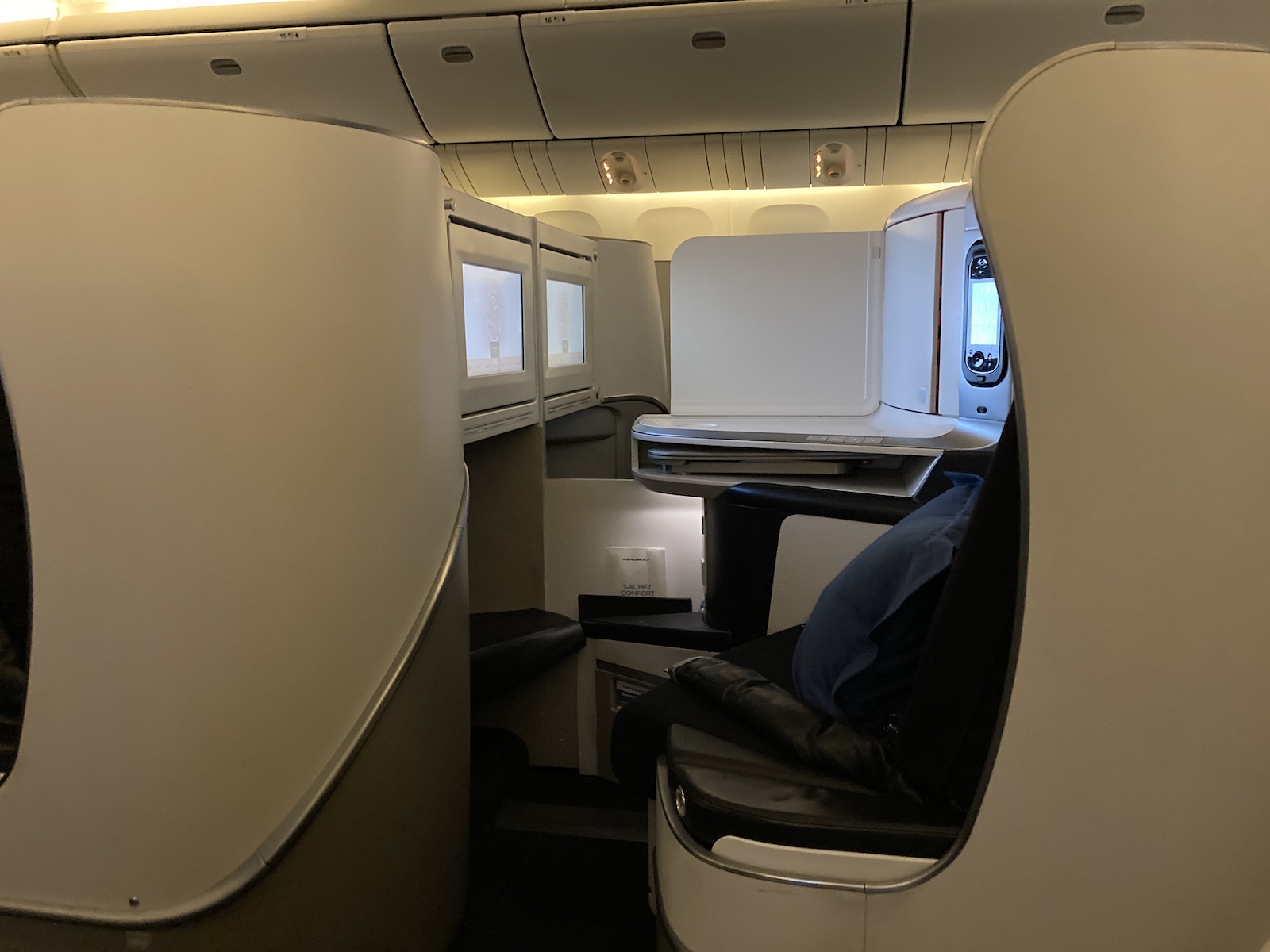 Air France Business Class Review: Boeing 777 Mexico City To Paris