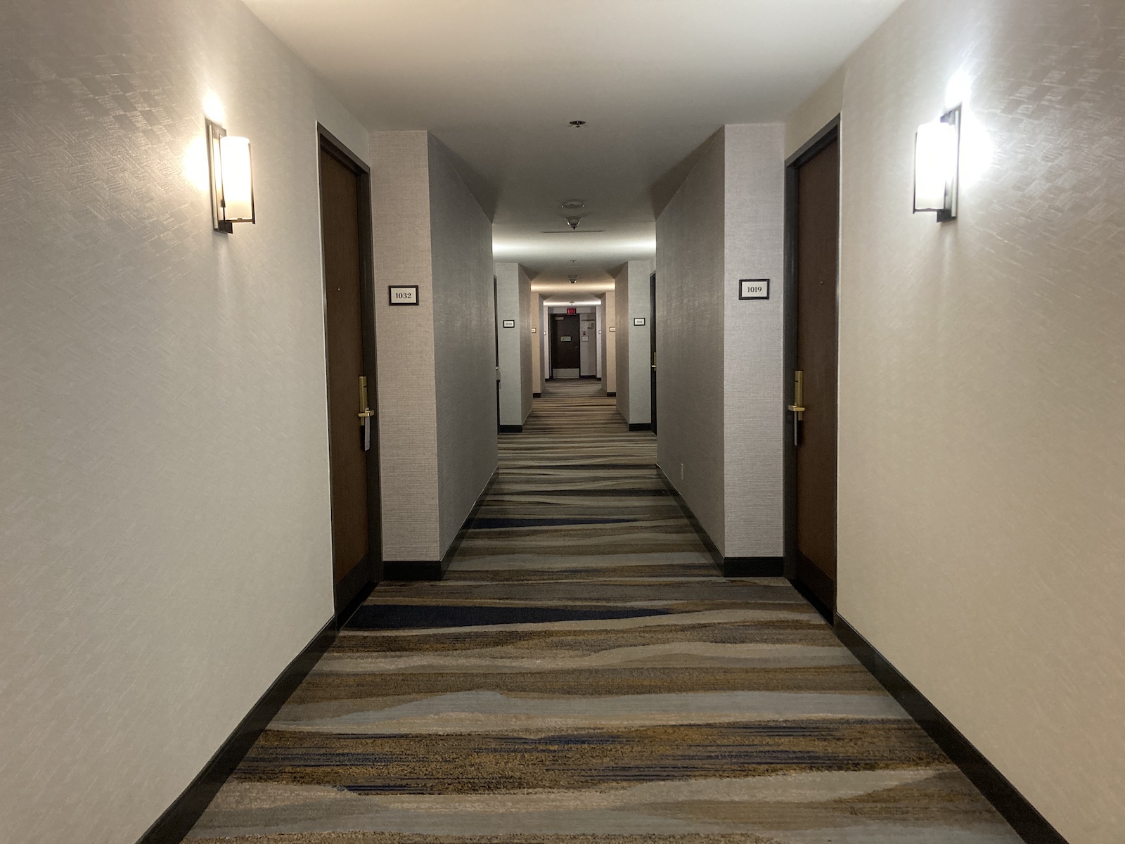 Image of guest floor hallway on 10th floor