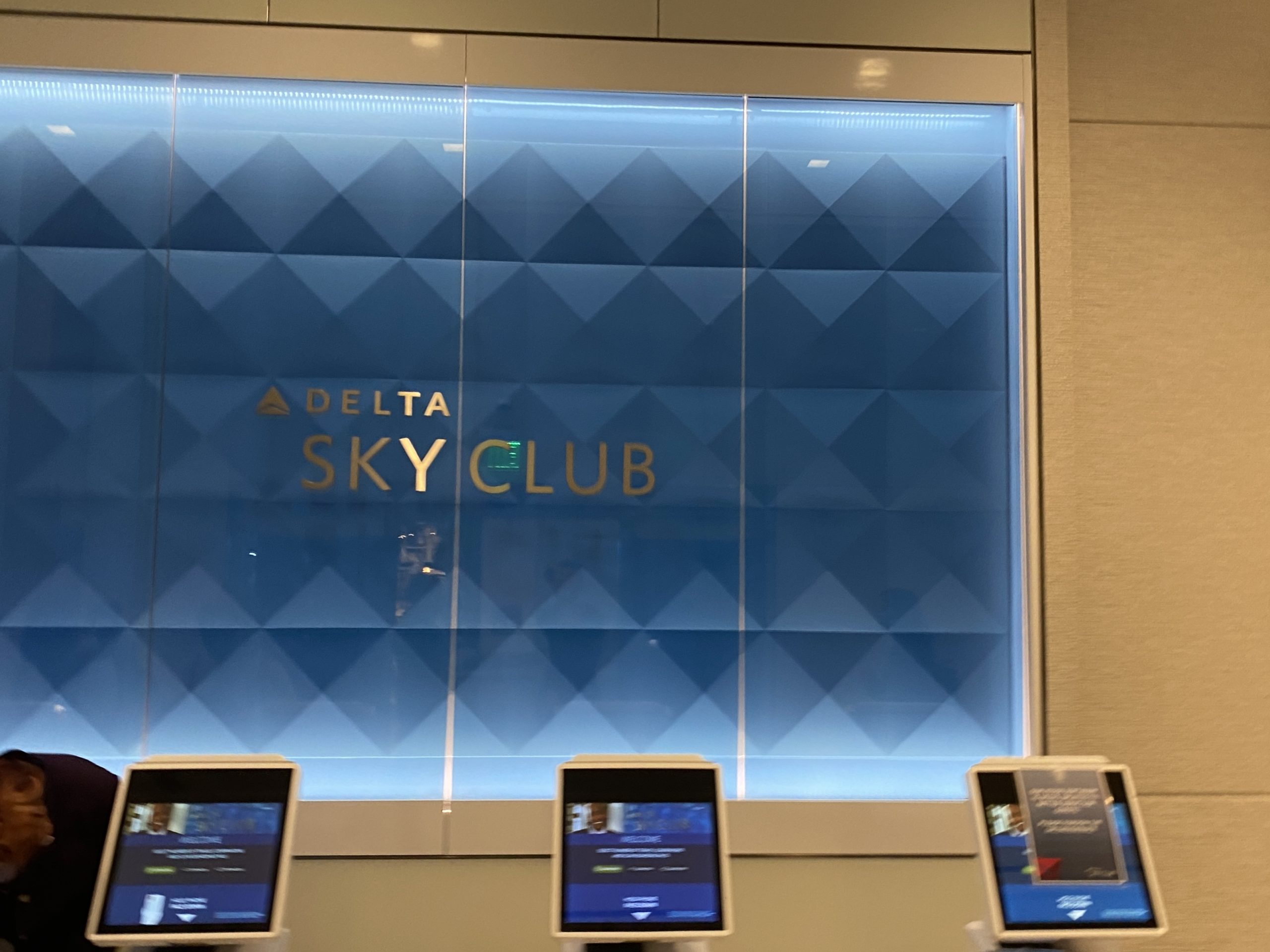 Delta Cuts Sky Club Access for Employees
