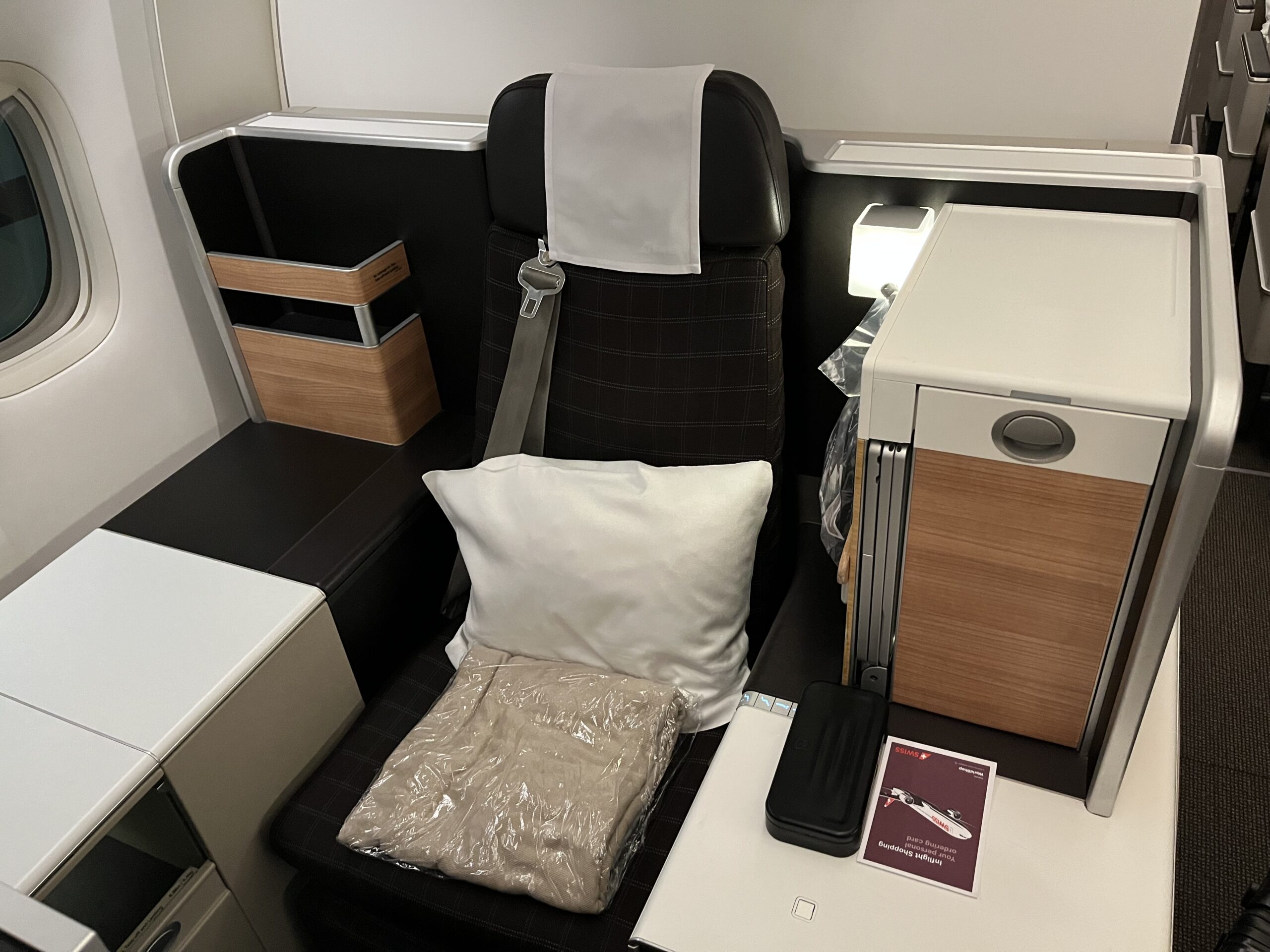 SWISS 777 Business Class Throne Seat