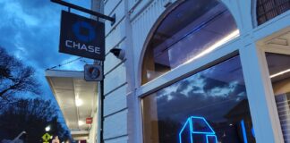 Ending 11/13! $900 Bonus for No-Fee Ink Business Cards a sign on a building